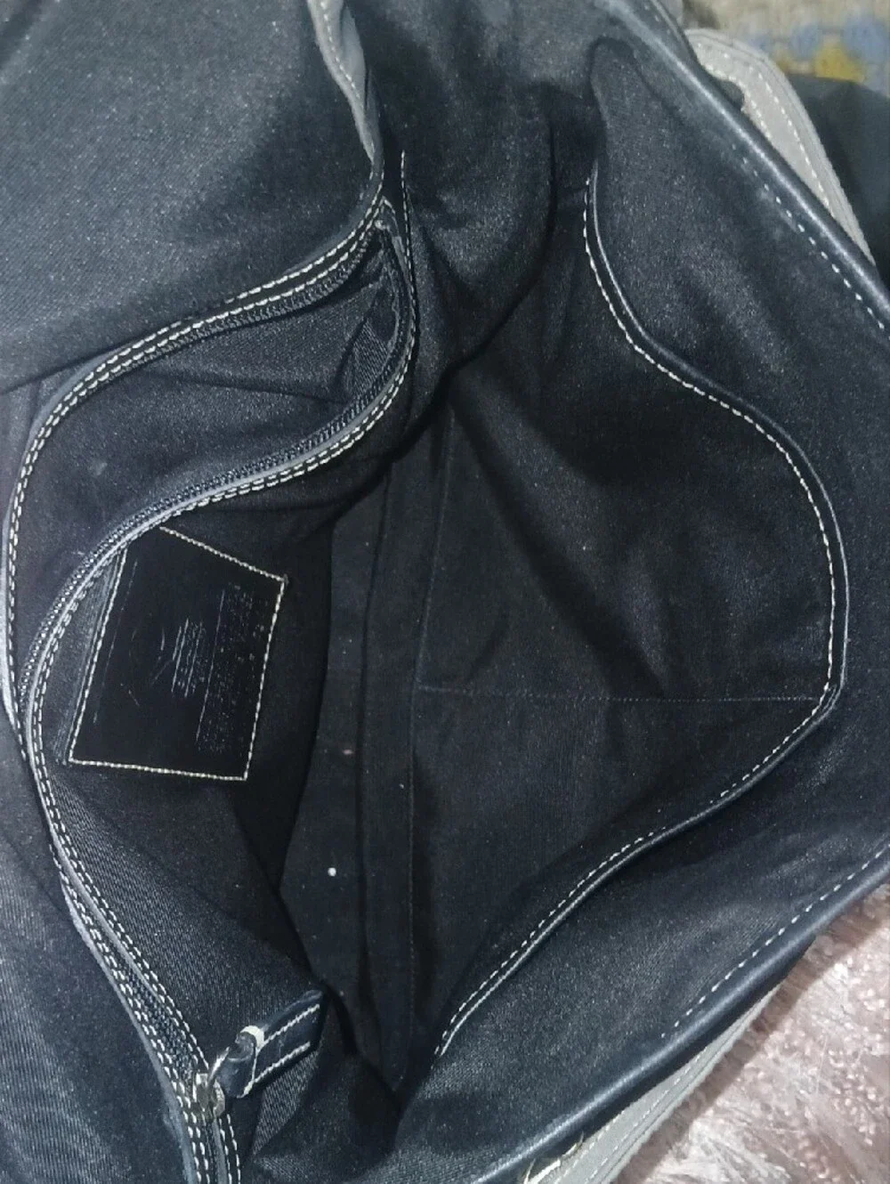 Y2K Coach Men’s Messenger Bag in Gray with Black Strap